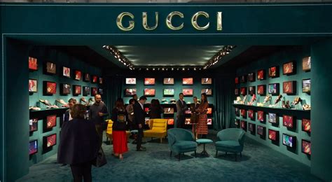 gucci advertising strategy|guccis business strategy outside perspective.